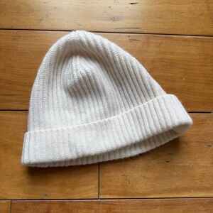 The White Company Cashmere Soft Ribbed Beanie Hat - Cream